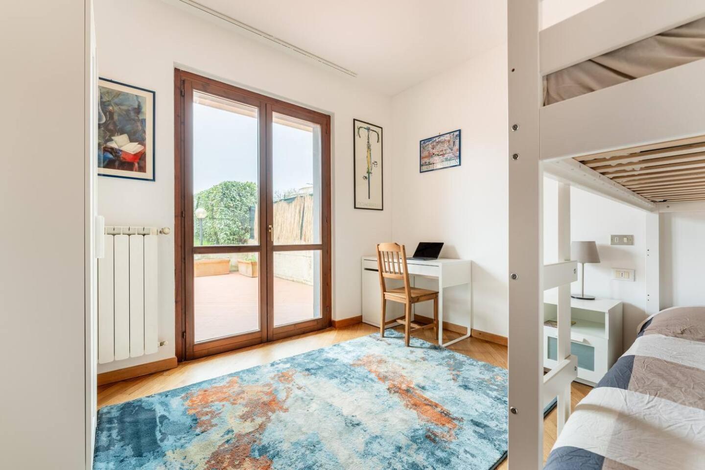 Nave Home Vacation - Entire Apartament Флоренція Екстер'єр фото