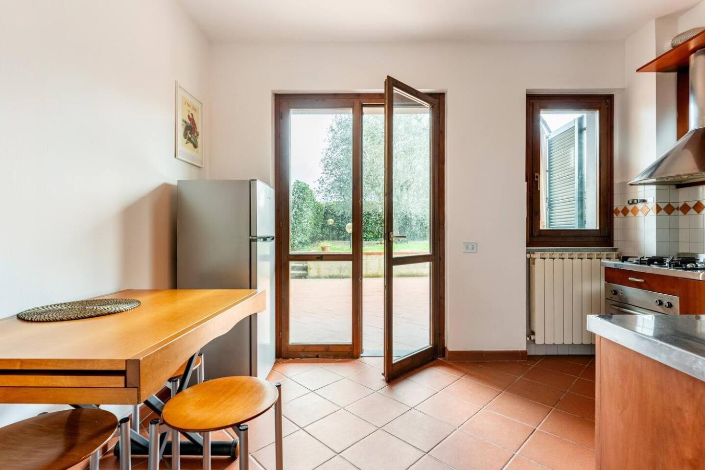 Nave Home Vacation - Entire Apartament Флоренція Екстер'єр фото